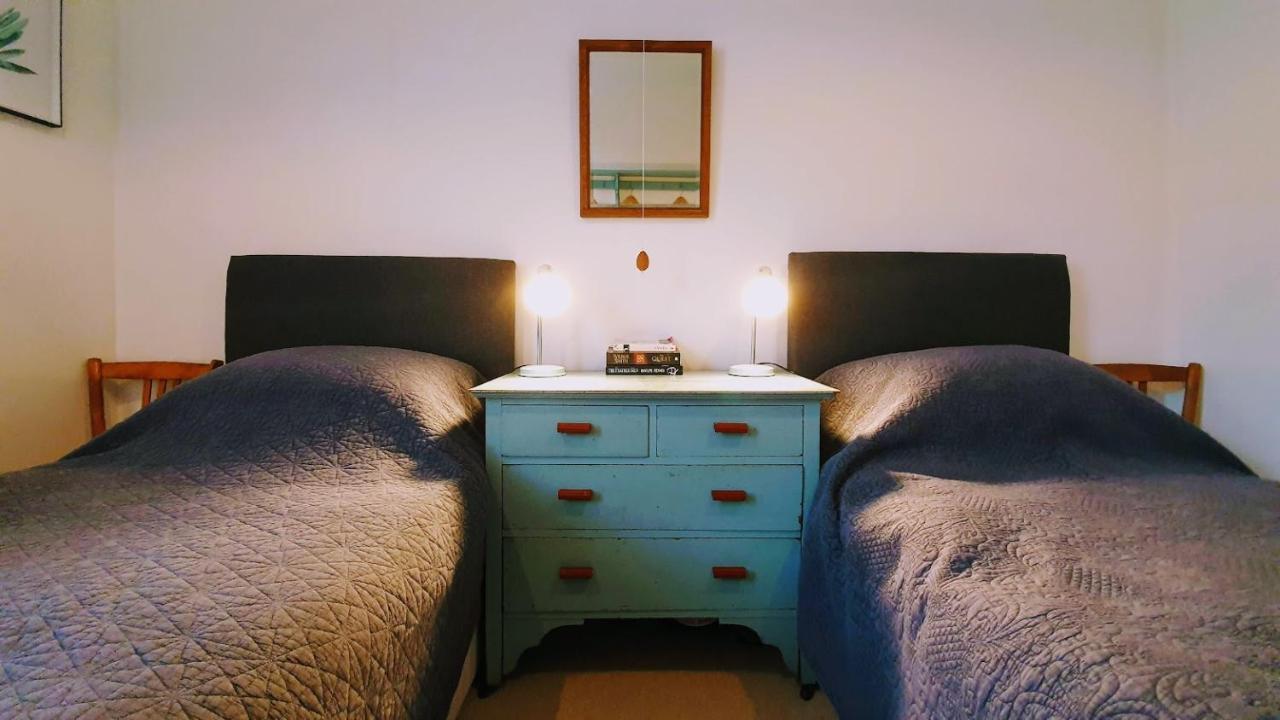 Stylish Town Centre Apartments 네일스워스 외부 사진