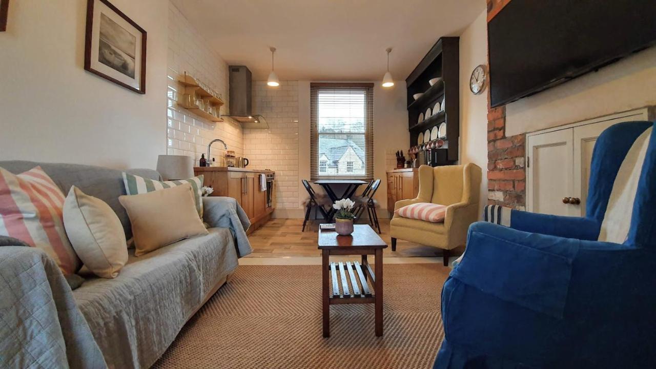 Stylish Town Centre Apartments 네일스워스 외부 사진
