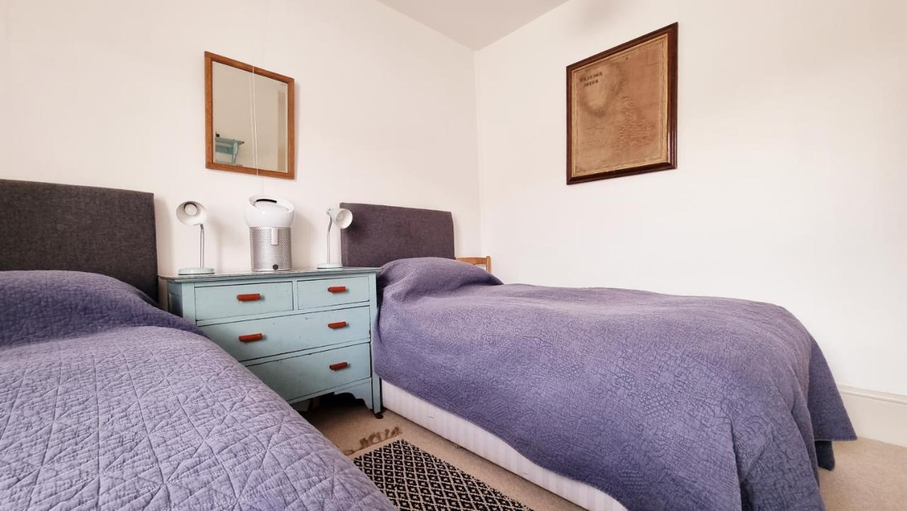 Stylish Town Centre Apartments 네일스워스 외부 사진