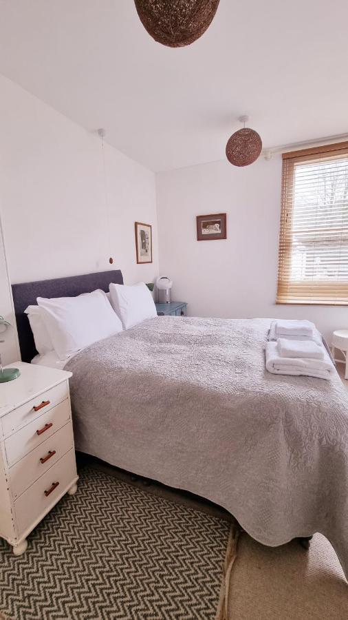 Stylish Town Centre Apartments 네일스워스 외부 사진