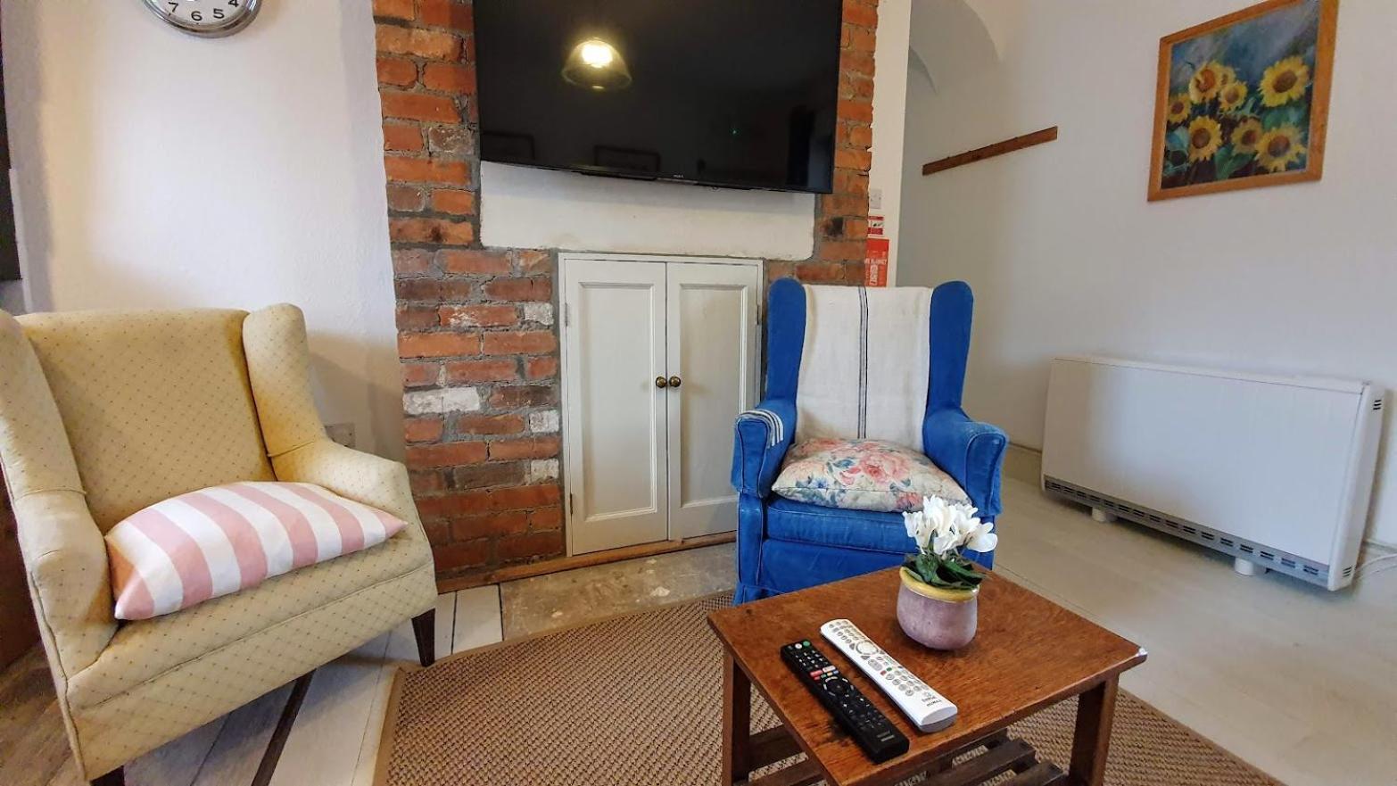Stylish Town Centre Apartments 네일스워스 외부 사진